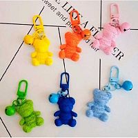 Брелок deVENTE "Teddy Bears" 9020405 резин.,35*10*80мм,метал.карабин,колокол.,декор.петля,асс.4цв.